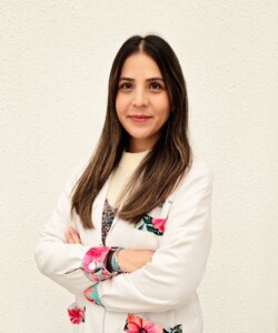 <p class="elementor-image-box-description"><b>Profesión</b>
Ginecóloga<br><br><b>Especialidad</b>
Ginecología<br><br>
<b>Atención desde los 15 años.</b><br><br><span style="font-weight: 700;">Convenios</span><br>Todas las Isapres y Fonasa, excepto Cruz Blanca (valor particular) <br><br><span style="font-weight: 700;">Lugar de Atención en Intersalud</span><br>Segundo Piso - Módulo 2-A</p>